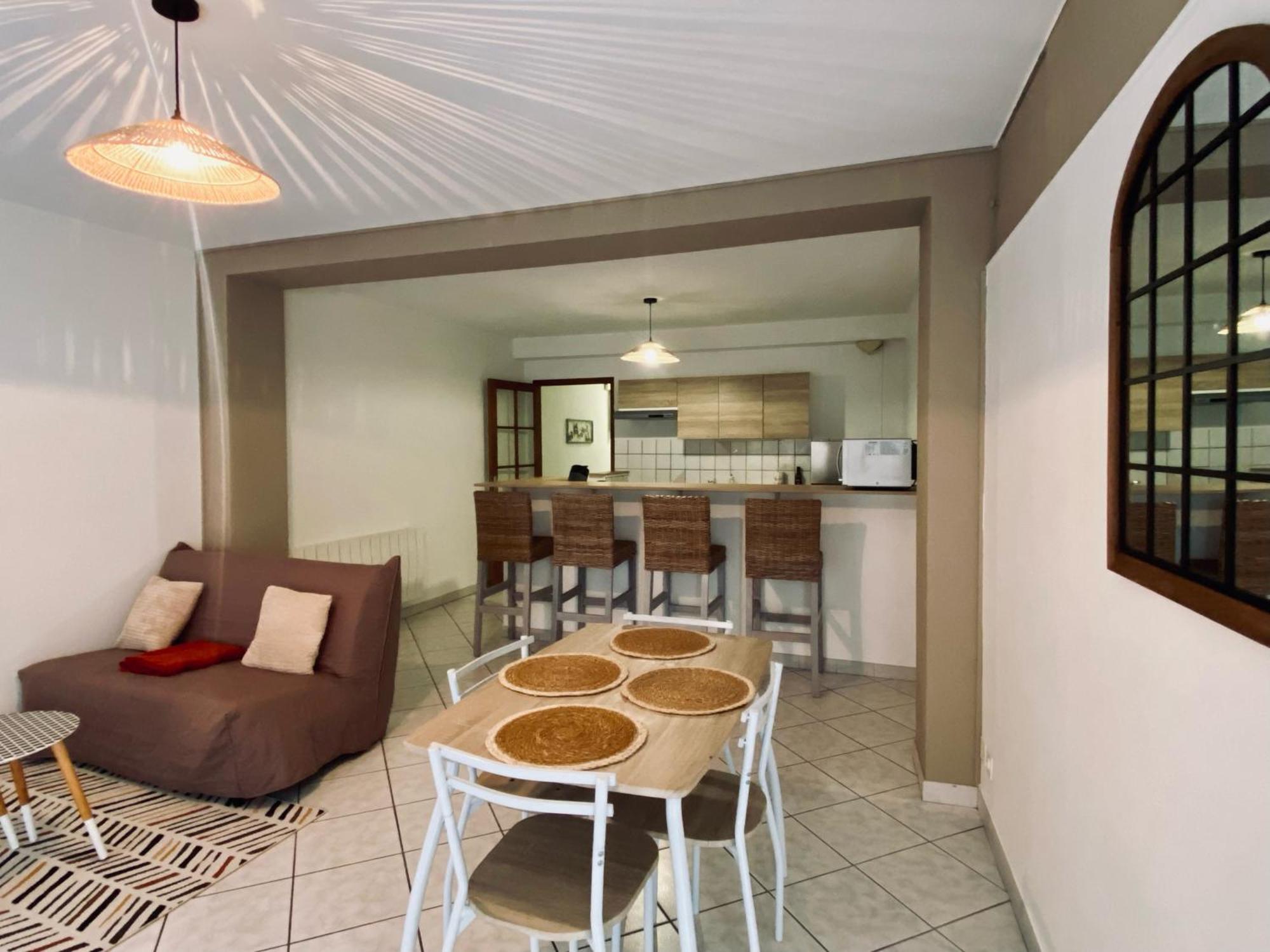 Appartement Au Centre-Ville Avec Cour Langres Eksteriør billede