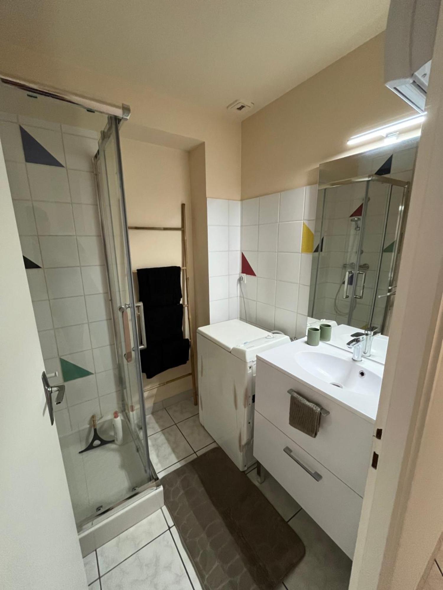 Appartement Au Centre-Ville Avec Cour Langres Eksteriør billede